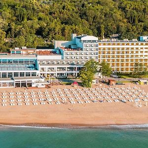 Grifid Encanto Beach Hotel